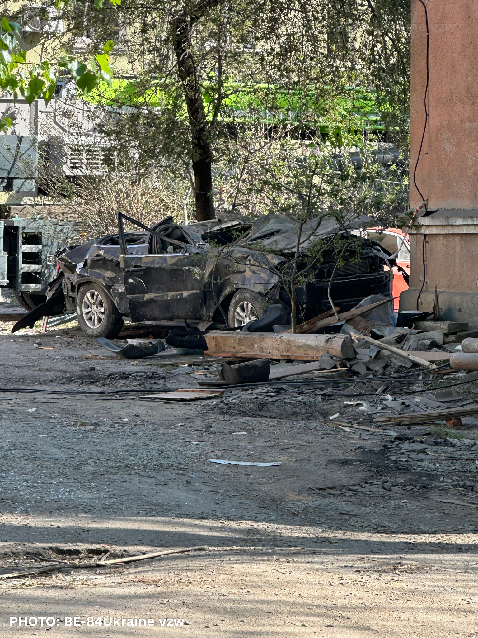 Beschadigd voertuig in Kyiv